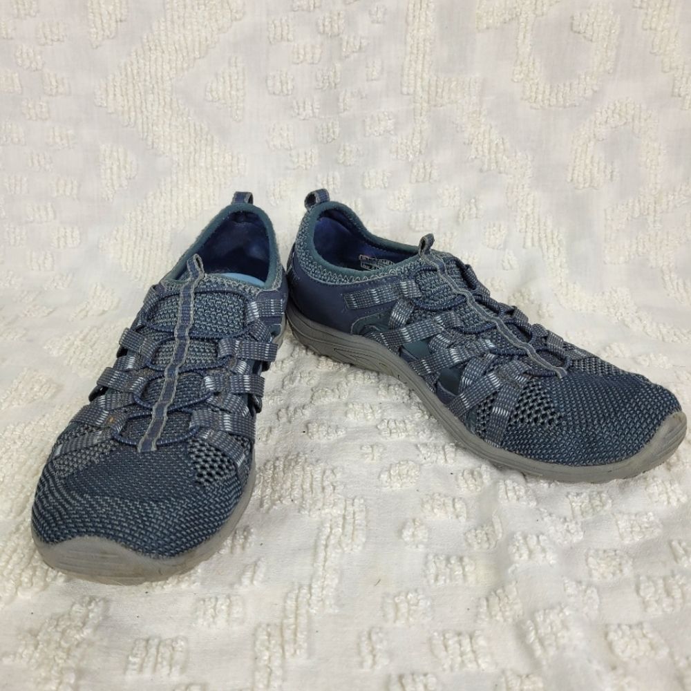 Skechers women's blue gray slip on sneakers sports gorpcore hiking outdoor Sz 10